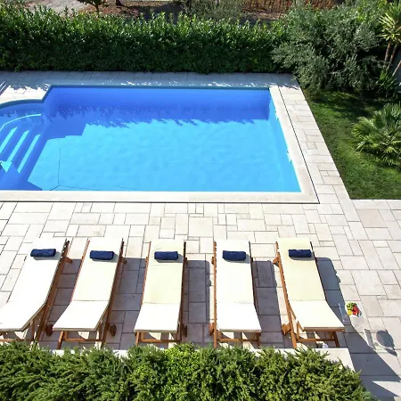 Villa Beautiful 100m From The Sea Kaštela