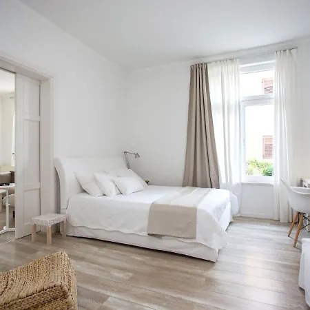 Beautiful 100m From The Sea Villa Kastela