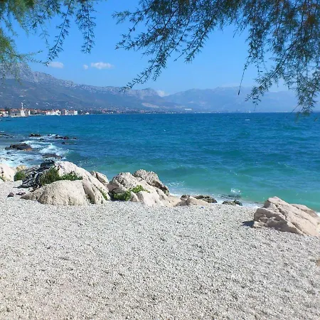 Beautiful 100m From The Sea