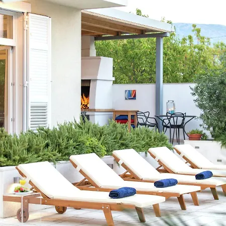 Beautiful 100m From The Sea Villa Kastela