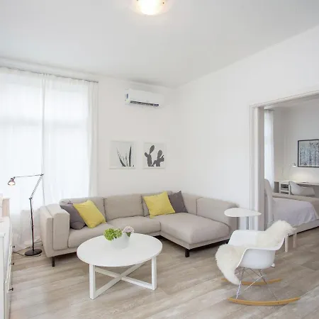 Villa Beautiful 100m From The Sea *
