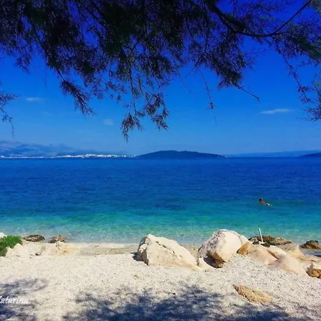 Beautiful 100m From The Sea